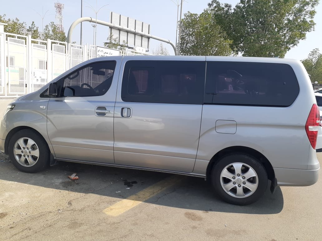 Hyundai H-1 luxury van